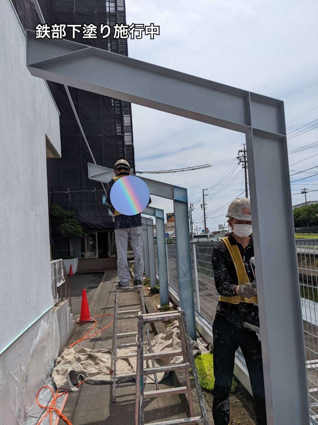 愛知県半田市Nマンションの鉄部・フェンスの塗装の様子です🎨お見積り無料です🎵