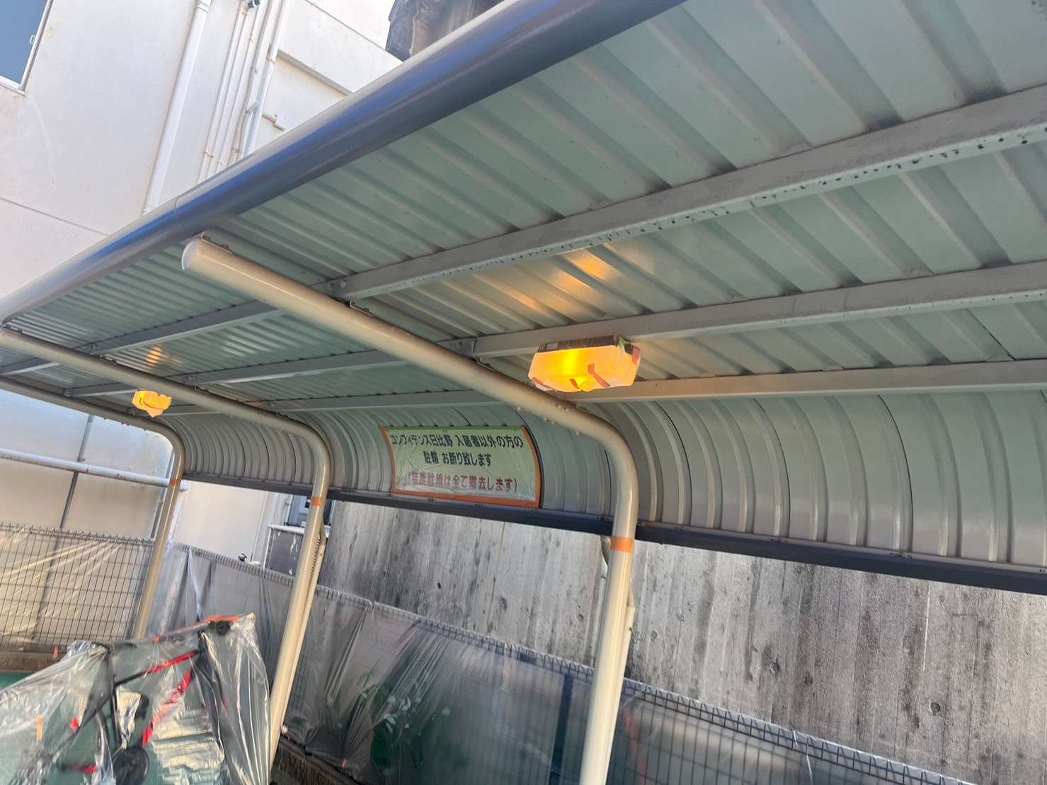 名古屋市内大修繕工事中駐輪場塗装のご紹介