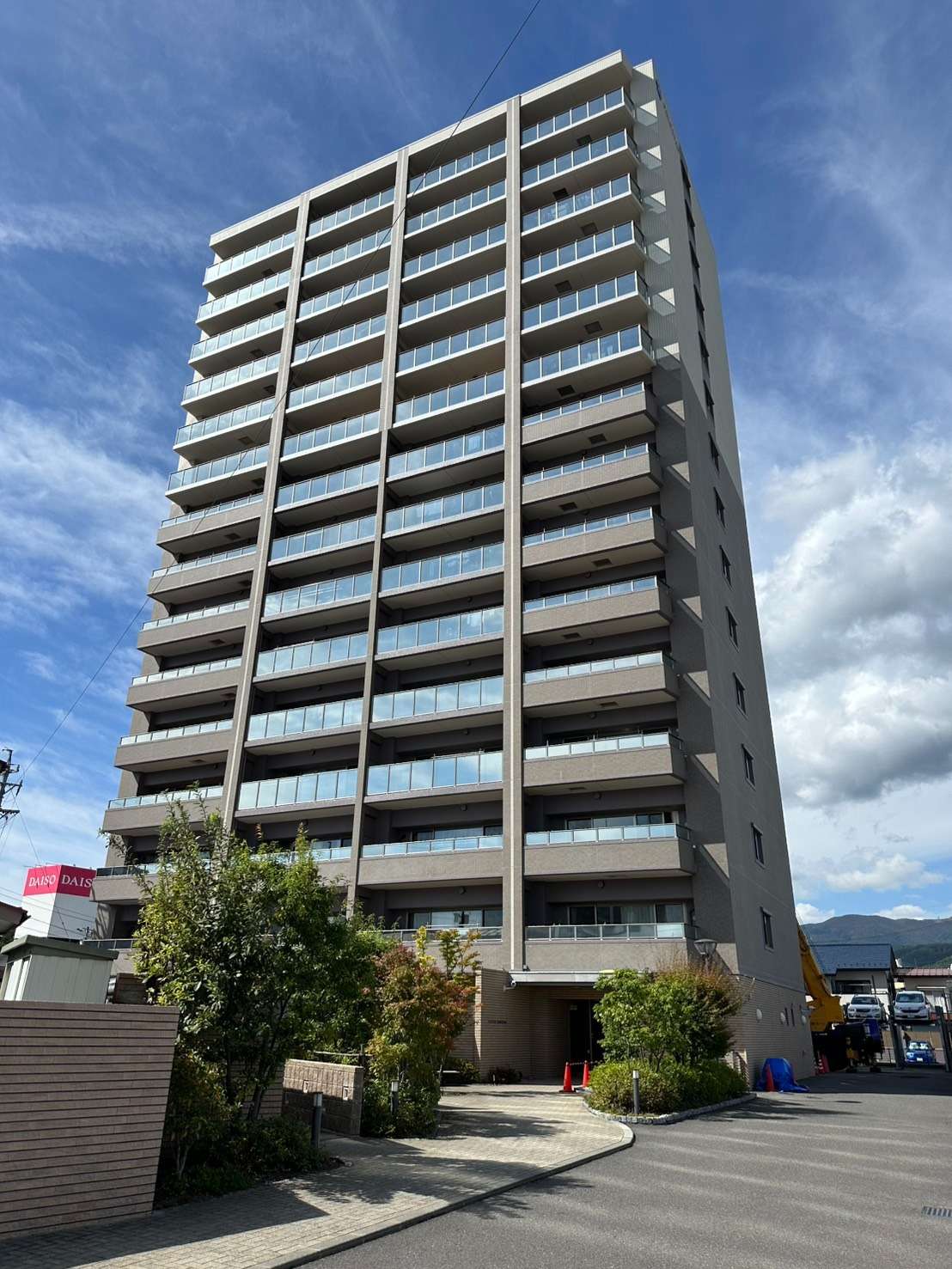 マンション外壁塗装工事が完工しました🏢✨愛知県・名古屋市で塗装工事・防水工事をお考えの方は是非三誠株式会社にお任せください☺